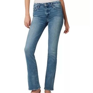 .Joe's Jeans Low Rise Blue BootLeg Size 26